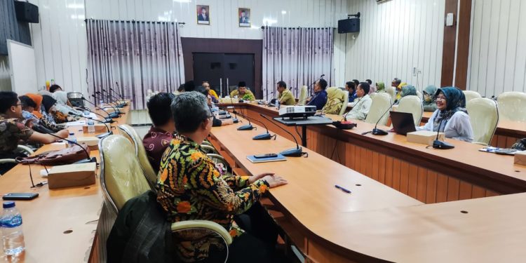 RAPAT KERJA KKN KOLABORASI #2 TIM PIC DENGAN PEMKAB JEMBER DI AULA PEMDA